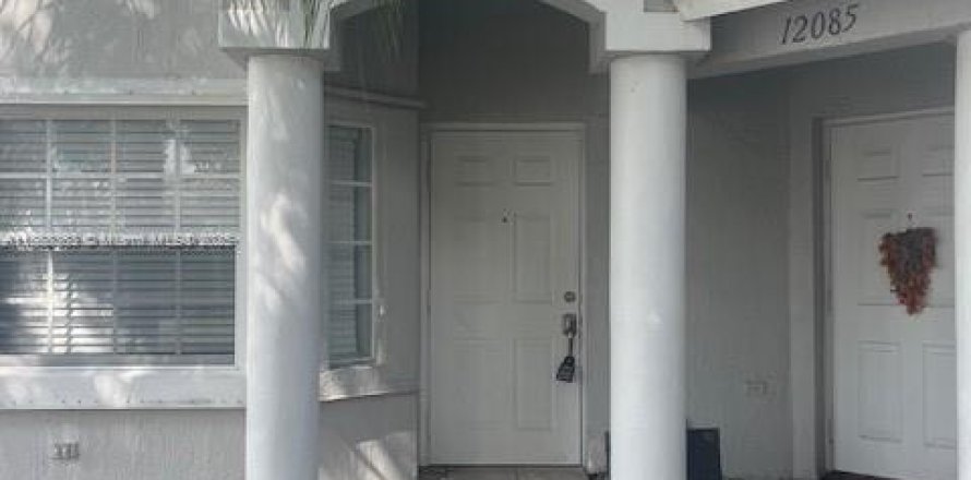 Adosado en Miami, Florida 2 dormitorios, 88.26 m2 № 1942401