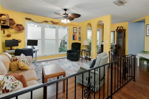 House in Dunedin, Florida 3 bedrooms, 212.93 sq.m. № 1817360 - photo 9