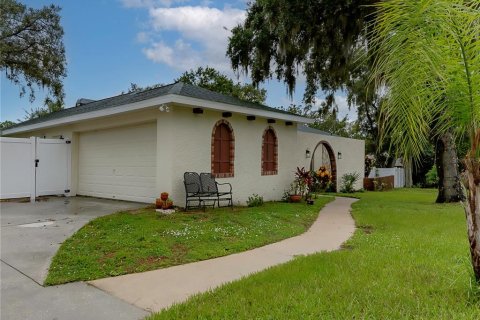 House in Dunedin, Florida 3 bedrooms, 212.93 sq.m. № 1817360 - photo 2