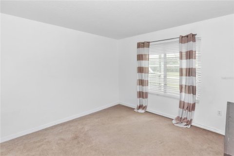 Villa ou maison à vendre à Kissimmee, Floride: 5 chambres, 362.04 m2 № 2201061 - photo 16