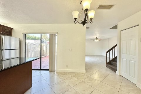 Adosado en venta en Palm Springs, Florida, 2 dormitorios, 114.46 m2 № 2191619 - foto 15