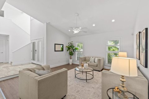 House in Clearwater, Florida 4 bedrooms, 288.55 sq.m. № 2200293 - photo 7