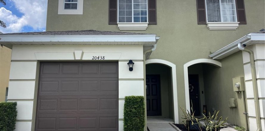 Adosado en Tampa, Florida 3 dormitorios, 130.99 m2 № 1913993