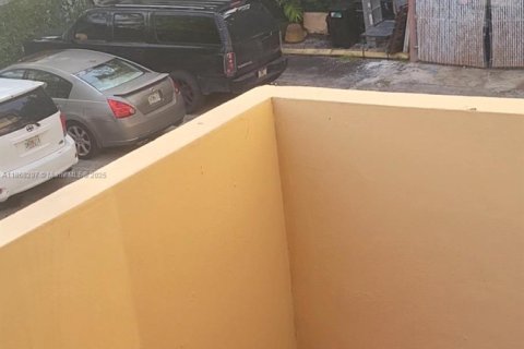 Apartamento en alquiler en Miami Beach, Florida, 1 dormitorio, 98.29 m2 № 1979349 - foto 12