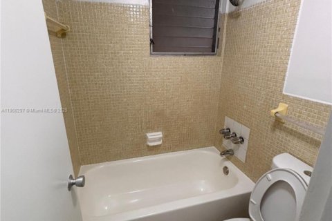 Apartamento en alquiler en Miami Beach, Florida, 1 dormitorio, 98.29 m2 № 1979349 - foto 10