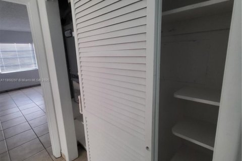 Apartamento en alquiler en Miami Beach, Florida, 1 dormitorio, 98.29 m2 № 1979349 - foto 7