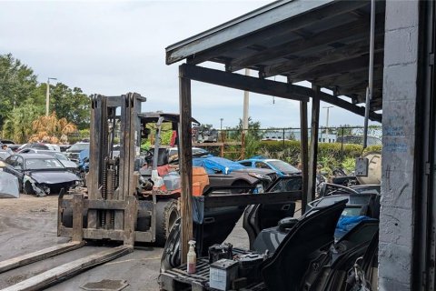 Commercial property in Tampa, Florida 464.51 sq.m. № 676134 - photo 21