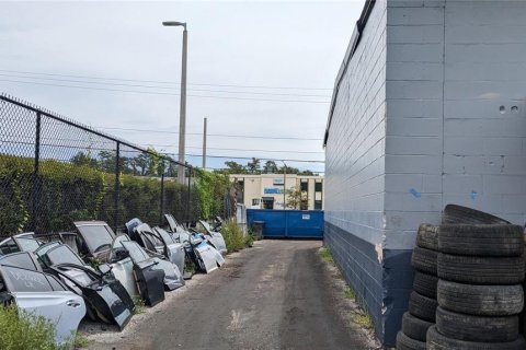 Commercial property in Tampa, Florida 464.51 sq.m. № 676134 - photo 26