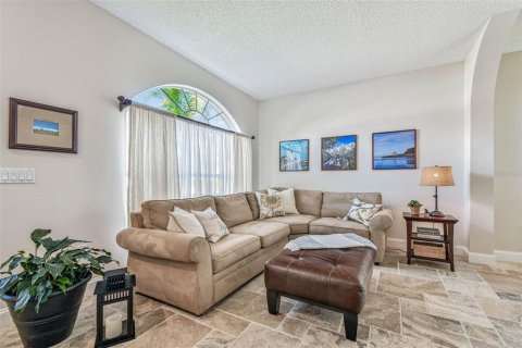 House in Oldsmar, Florida 3 bedrooms, 225.66 sq.m. № 1904220 - photo 6