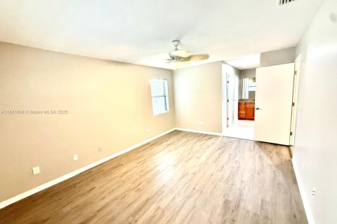 Villa ou maison à vendre à Port St. Lucie, Floride: 3 chambres, 141.77 m2 № 1844145 - photo 20