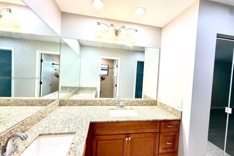 Villa ou maison à vendre à Port St. Lucie, Floride: 3 chambres, 141.77 m2 № 1844145 - photo 16