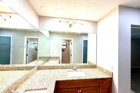 Villa ou maison à vendre à Port St. Lucie, Floride: 3 chambres, 141.77 m2 № 1844145 - photo 15