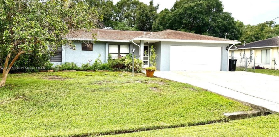 Villa ou maison à Port St. Lucie, Floride 3 chambres, 141.77 m2 № 1844145