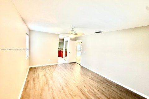 Villa ou maison à vendre à Port St. Lucie, Floride: 3 chambres, 141.77 m2 № 1844145 - photo 21
