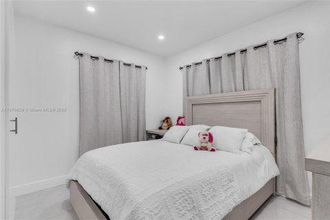 Villa ou maison à vendre à Miami, Floride: 3 chambres, 92.34 m2 № 1924247 - photo 12