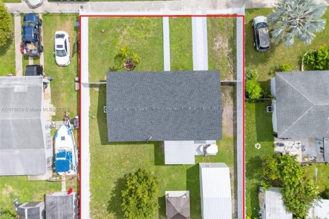 Villa ou maison à vendre à Miami, Floride: 3 chambres, 92.34 m2 № 1924247 - photo 29