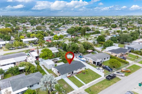 Villa ou maison à vendre à Miami, Floride: 3 chambres, 92.34 m2 № 1924247 - photo 27