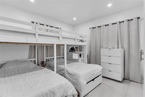 Villa ou maison à vendre à Miami, Floride: 3 chambres, 92.34 m2 № 1924247 - photo 14