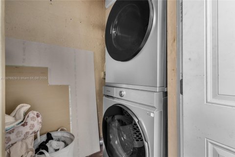 Villa ou maison à vendre à Miami, Floride: 3 chambres, 92.34 m2 № 1924247 - photo 19