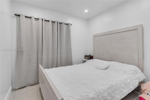 Villa ou maison à vendre à Miami, Floride: 3 chambres, 92.34 m2 № 1924247 - photo 17
