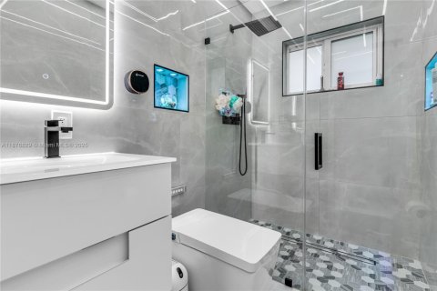 Villa ou maison à vendre à Miami, Floride: 3 chambres, 92.34 m2 № 1924247 - photo 16