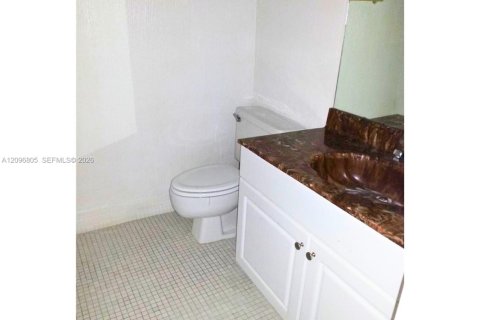 Copropriété à louer à Lauderhill, Floride: 1 chambre, 80.82 m2 № 2390543 - photo 6