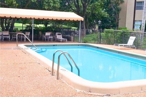 Copropriété à louer à Lauderhill, Floride: 1 chambre, 80.82 m2 № 2390543 - photo 9