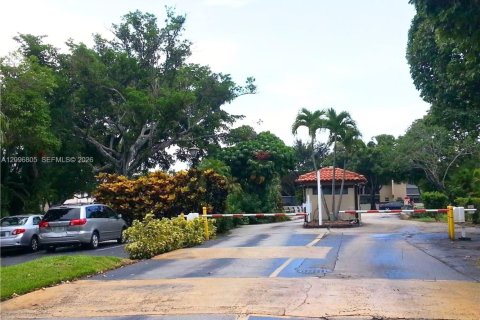 Copropriété à louer à Lauderhill, Floride: 1 chambre, 80.82 m2 № 2390543 - photo 3