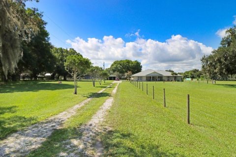 Villa ou maison à vendre à Dover, Floride: 4 chambres, 241.45 m2 № 2321546 - photo 12