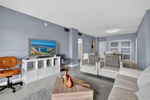 Condo in Sunny Isles Beach, Florida, 1 bedroom  № 1895883 - photo 22