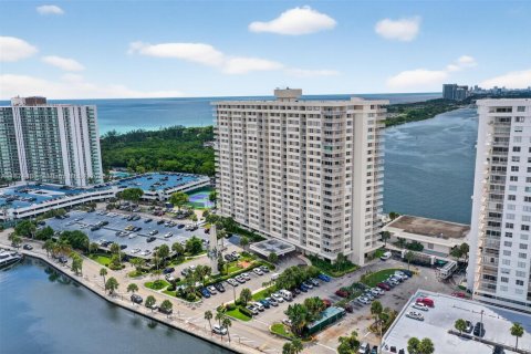 Condo in Sunny Isles Beach, Florida, 1 bedroom  № 1895883 - photo 4