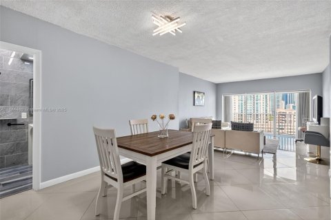 Condo in Sunny Isles Beach, Florida, 1 bedroom  № 1895883 - photo 12