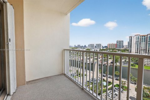 Condo in Sunny Isles Beach, Florida, 1 bedroom  № 1895883 - photo 29