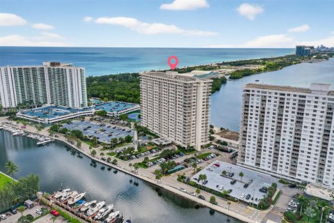 Condo in Sunny Isles Beach, Florida, 1 bedroom  № 1895883 - photo 5