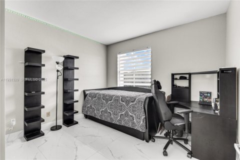 Casa en venta en Homestead, Florida, 5 dormitorios, 253.25 m2 № 1989984 - foto 28