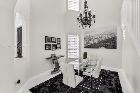 Casa en venta en Homestead, Florida, 5 dormitorios, 253.25 m2 № 1989984 - foto 10