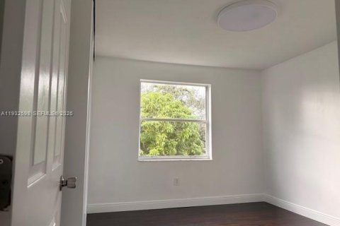 Casa en venta en Pembroke Pines, Florida, 3 dormitorios, 158.77 m2 № 2000393 - foto 21