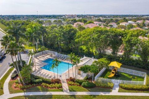 Casa en venta en Pembroke Pines, Florida, 3 dormitorios, 158.77 m2 № 2000393 - foto 27