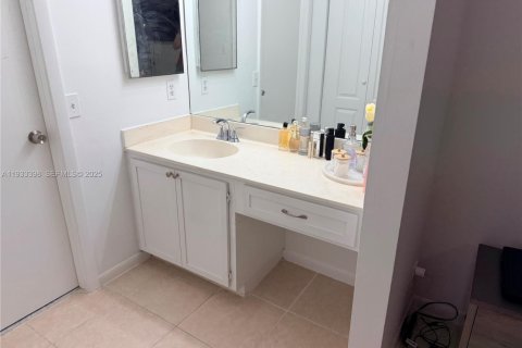 Condominio en alquiler en Miami, Florida, 2 dormitorios, 113.71 m2 № 1992227 - foto 6