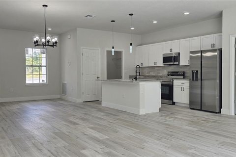 House in Ocala, Florida 4 bedrooms, 163.97 sq.m. № 1904625 - photo 8