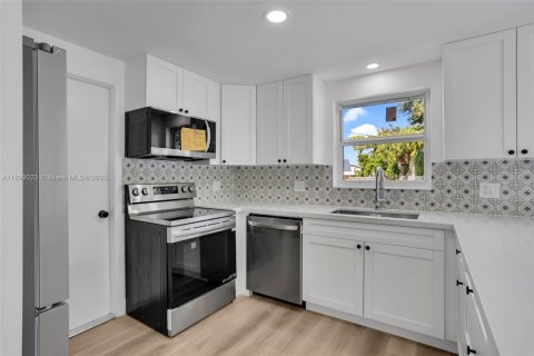 Casa en venta en Lake Park, Florida, 4 dormitorios, 130.06 m2 № 1951040 - foto 6