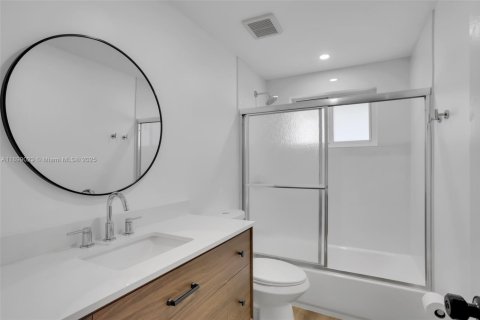 Casa en venta en Lake Park, Florida, 4 dormitorios, 130.06 m2 № 1951040 - foto 20