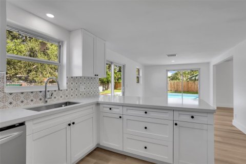 Casa en venta en Lake Park, Florida, 4 dormitorios, 130.06 m2 № 1951040 - foto 8
