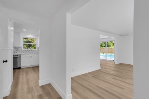 Casa en venta en Lake Park, Florida, 4 dormitorios, 130.06 m2 № 1951040 - foto 5