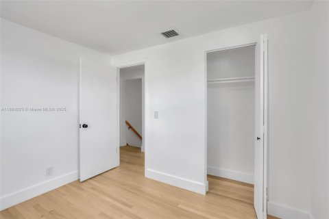 Casa en venta en Lake Park, Florida, 4 dormitorios, 130.06 m2 № 1951040 - foto 17