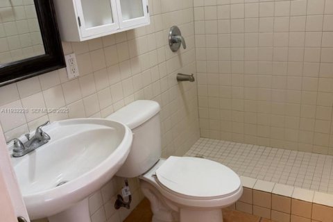 Снять в аренду квартиру в Майами, Флорида 1 спальня, 27.87м2, № 1991280 - фото 8