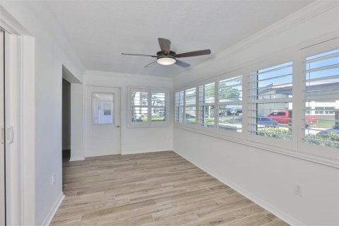 Condo in New Port Richey, Florida, 1 bedroom  № 2165904 - photo 28