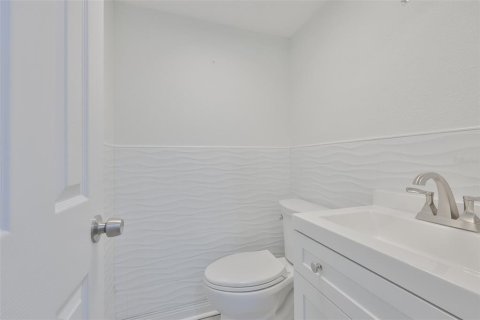 Condo in New Port Richey, Florida, 1 bedroom  № 2165904 - photo 30