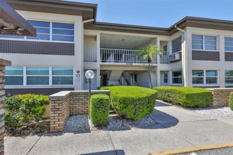 Condo in New Port Richey, Florida, 1 bedroom  № 2165904