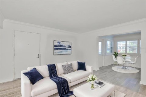 Condo in New Port Richey, Florida, 1 bedroom  № 2165904 - photo 15